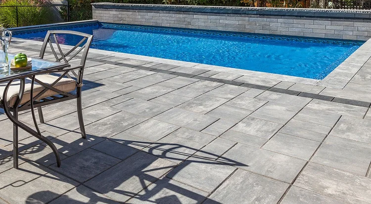 Beacon-Hill-Smooth_Pool-Decks_Granite-Fusion_9335