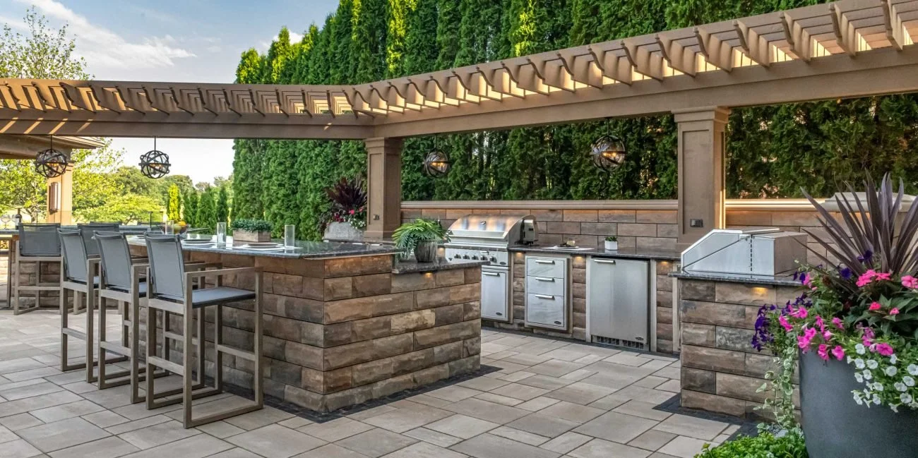 Outdoor-Kitchens_5157-1300×649