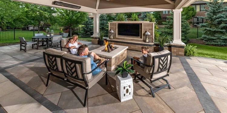 Patio_4384-1300×649